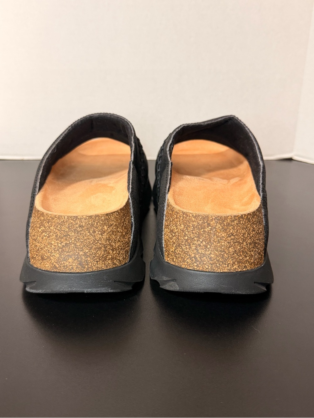 Women’s UGG sunskip slide - Picture 4 of 5